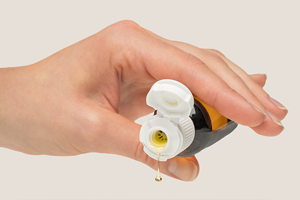Lotus Reducer Anwendung2_für web Stimmungsbild Maraskaflasche